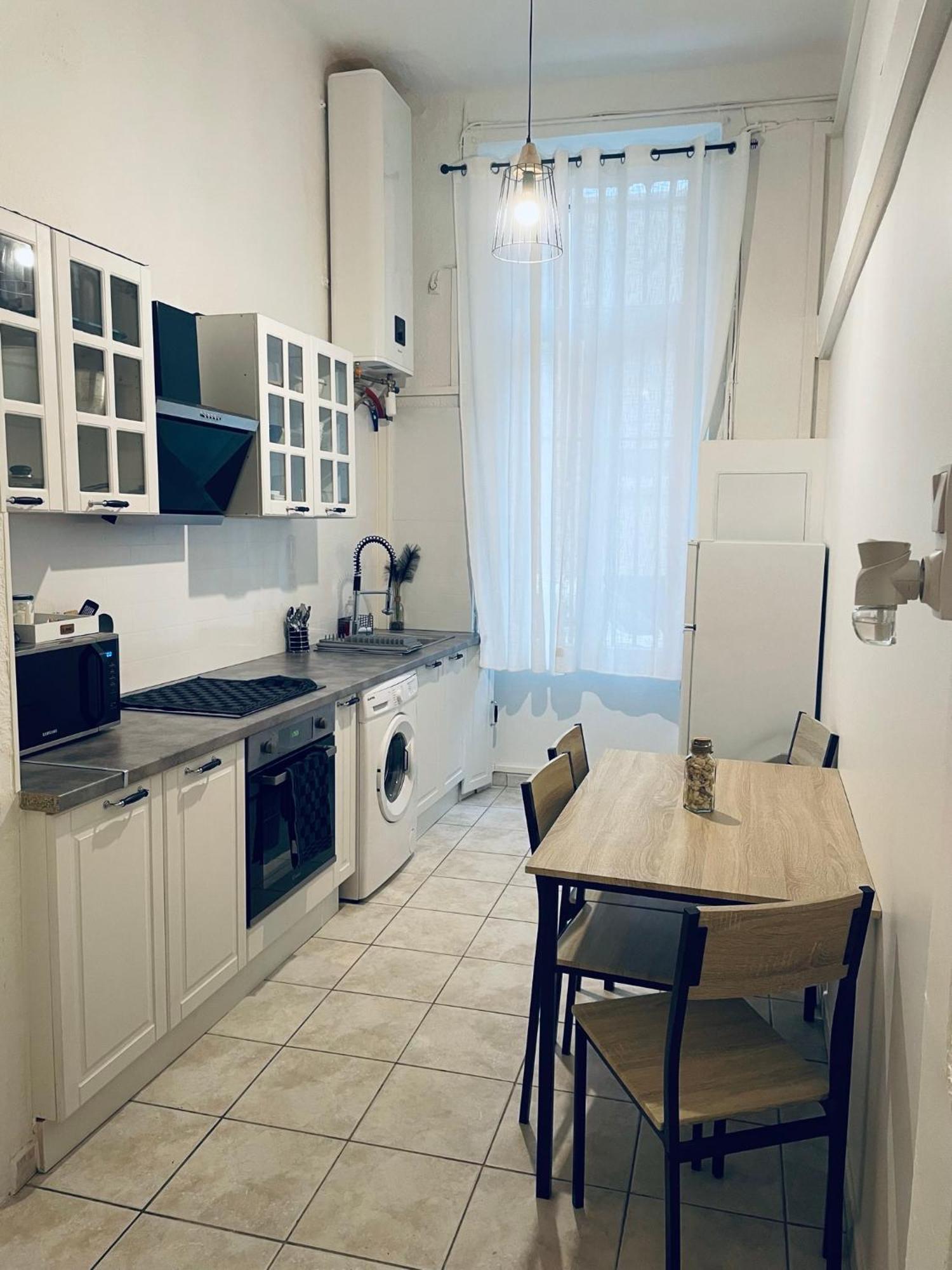 Appartement Authentique Coeur De Ville Sète Esterno foto